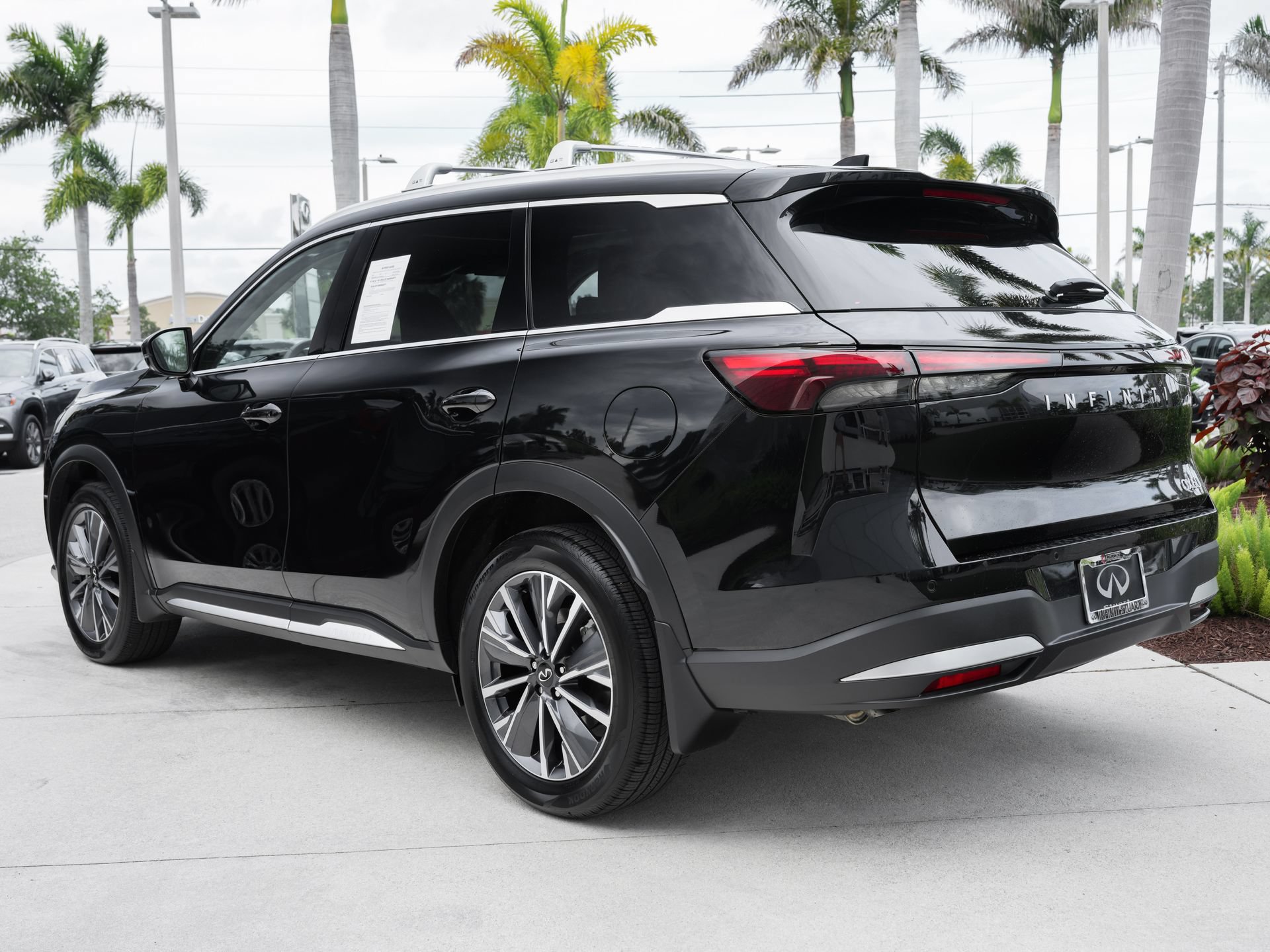 Certified 2026 INFINITI QX60 Luxe w/ Family Package FWD image 22