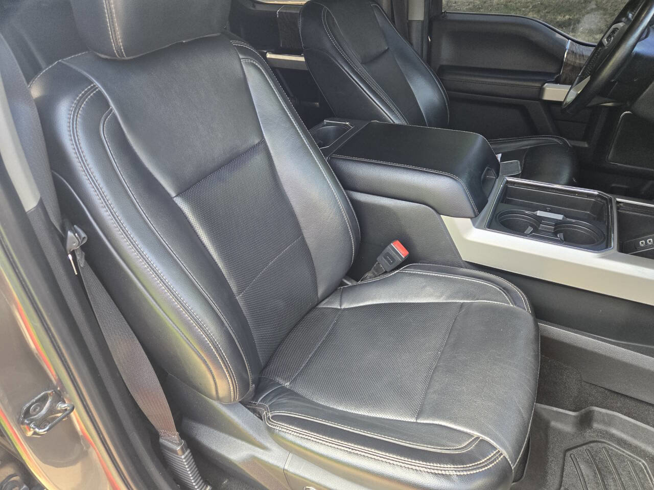 Used 2019 Ford F250 Lariat w/ Lariat Ultimate Package image 18