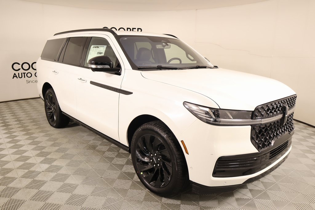 New 2025 Lincoln Navigator Reserve w/ Jet Appearance Package
