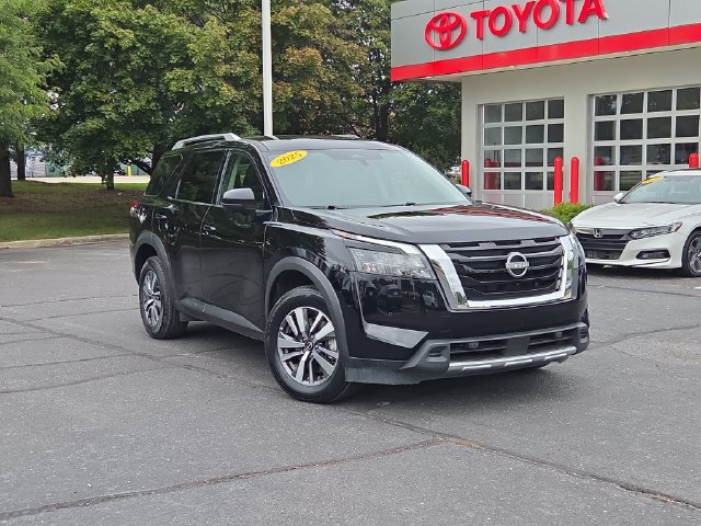 Used 2025 Nissan Pathfinder SL AWD/4WD image 33