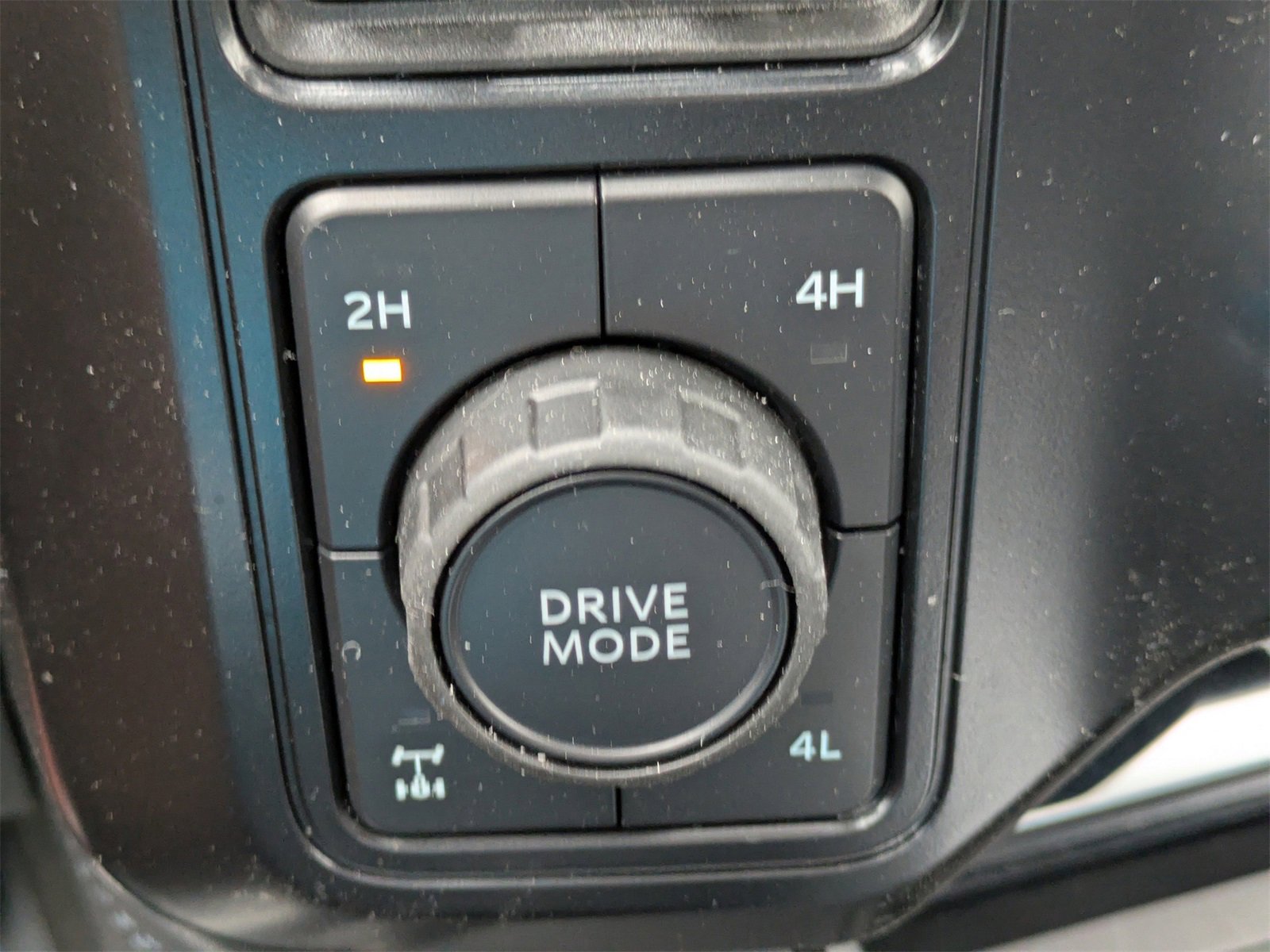 New 2025 Ford F250 Platinum w/ FX4 Off-Road Package image 23