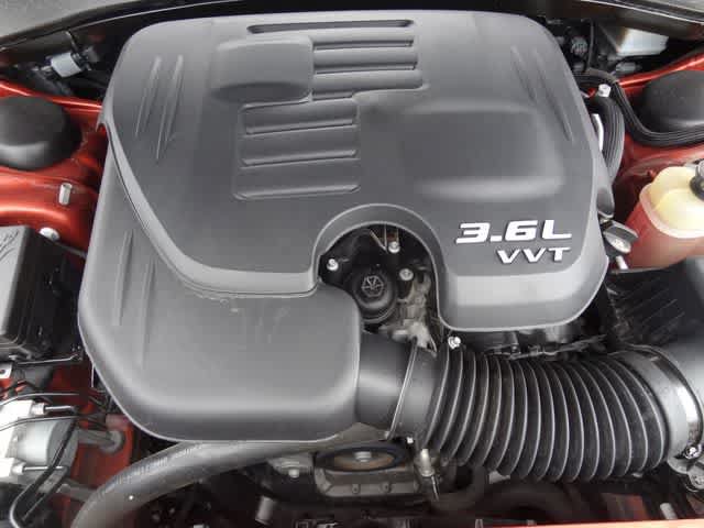 Used 2021 Chrysler 300 Touring RWD image 32