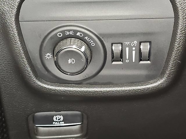 Used 2024 Jeep Grand Cherokee Limited AWD/4WD image 19