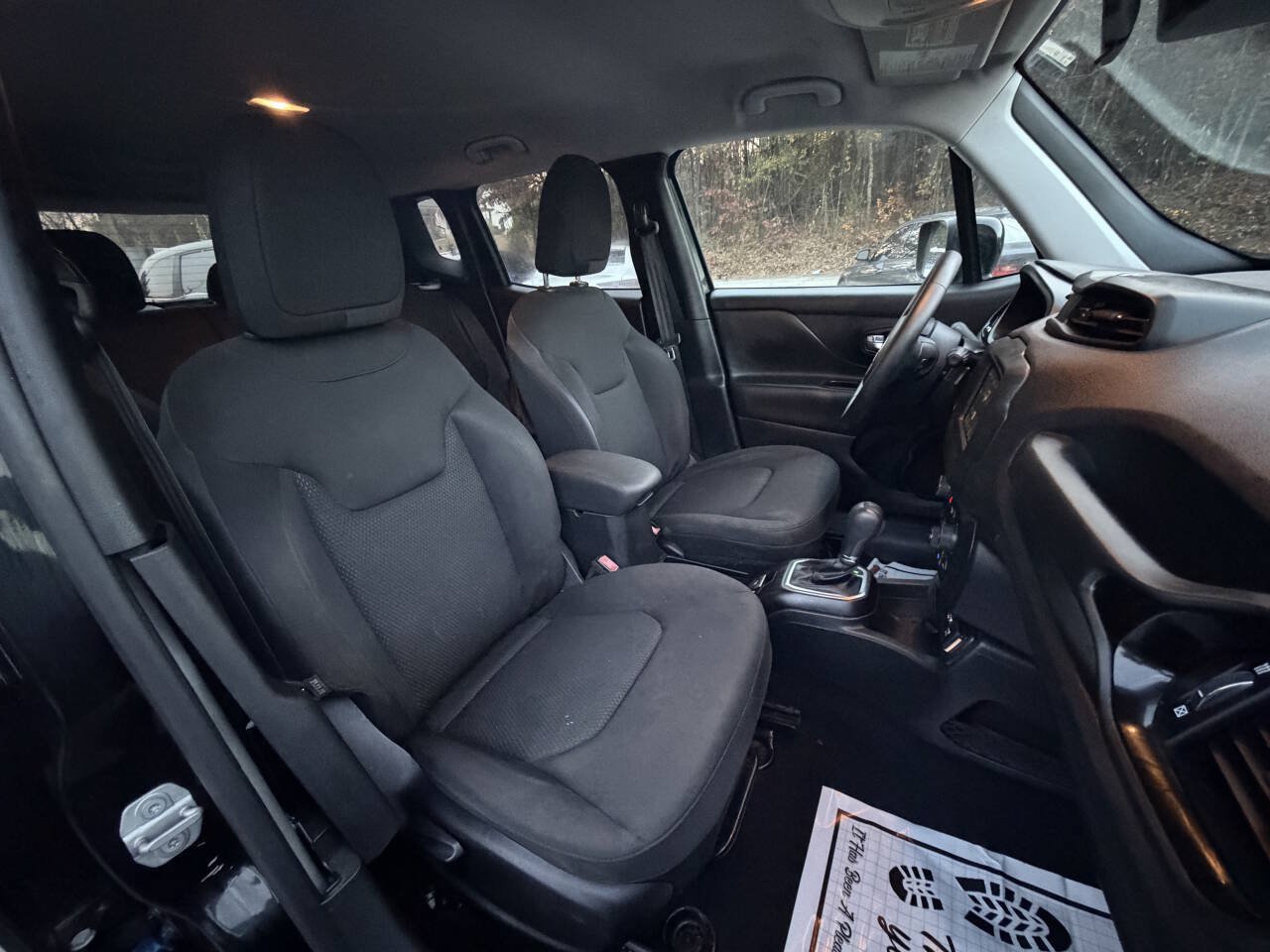 Used 2018 Jeep Renegade Altitude FWD image 12