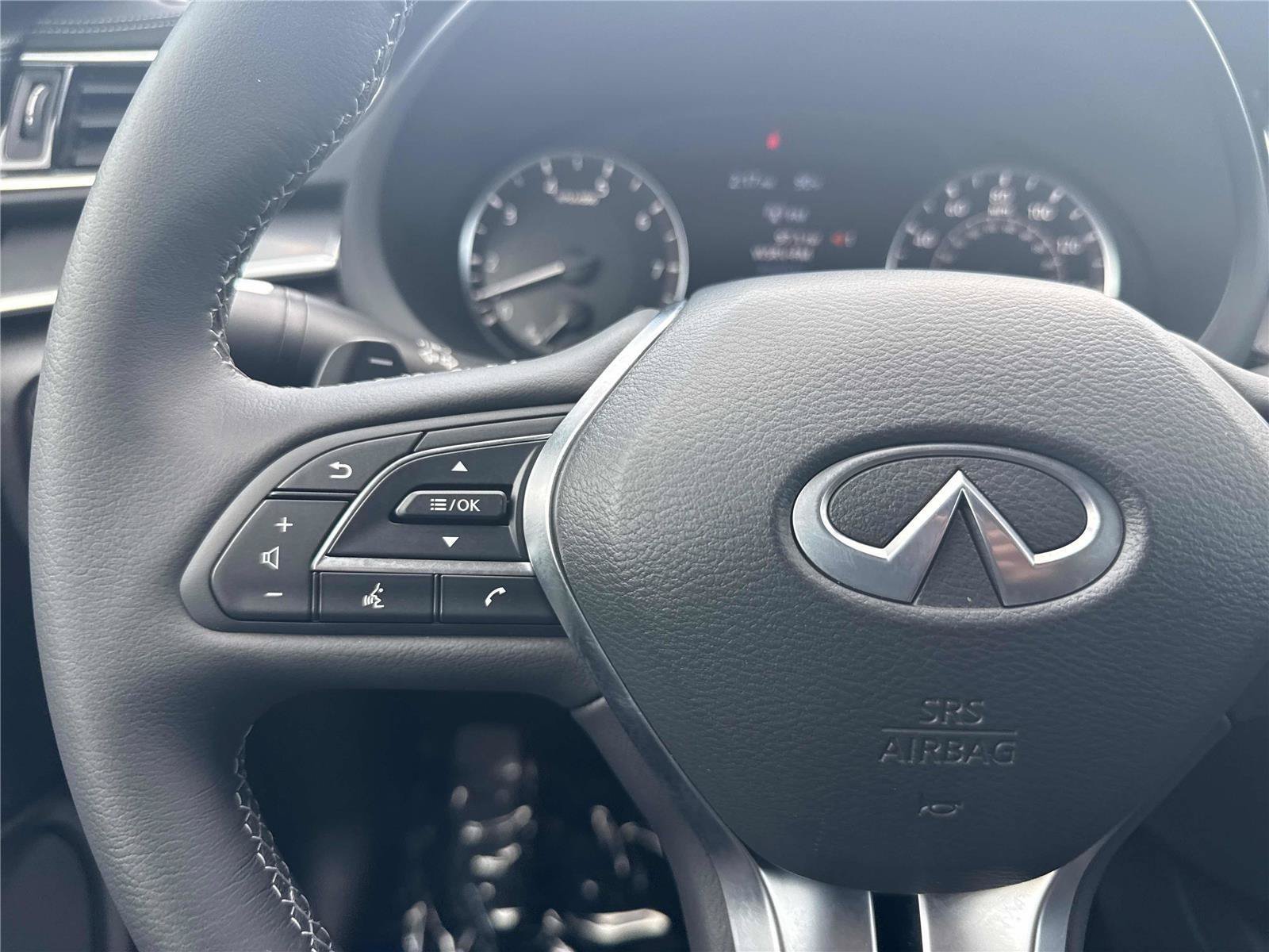 Certified 2025 INFINITI QX50 Luxe AWD/4WD image 18