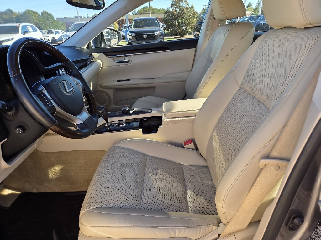 Used 2015 Lexus ES 350 w/ Premium Package FWD image 14