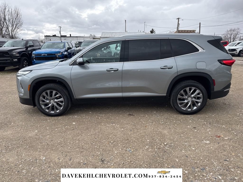 Used 2025 Buick Enclave Preferred w/ Power Package image 2