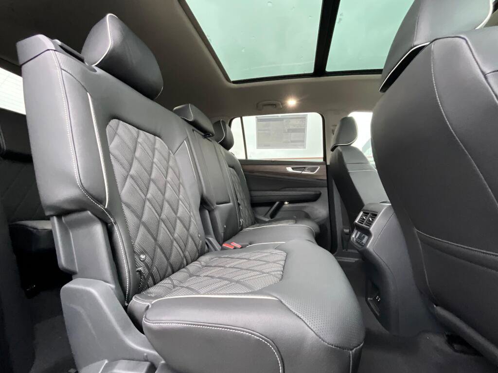 New 2026 Volkswagen Atlas SEL Premium R-Line image 15