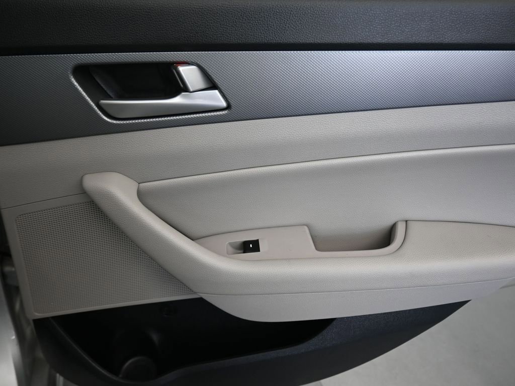 Used 2016 Hyundai Sonata SE image 33