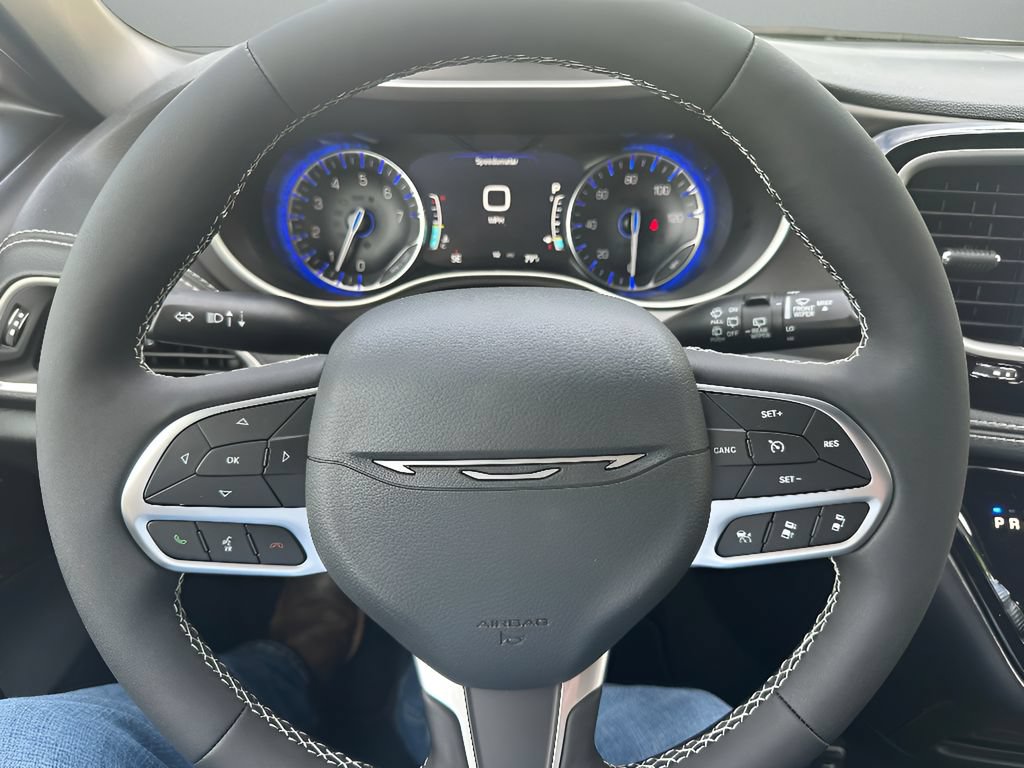 New 2027 Chrysler Pacifica Select FWD image 30