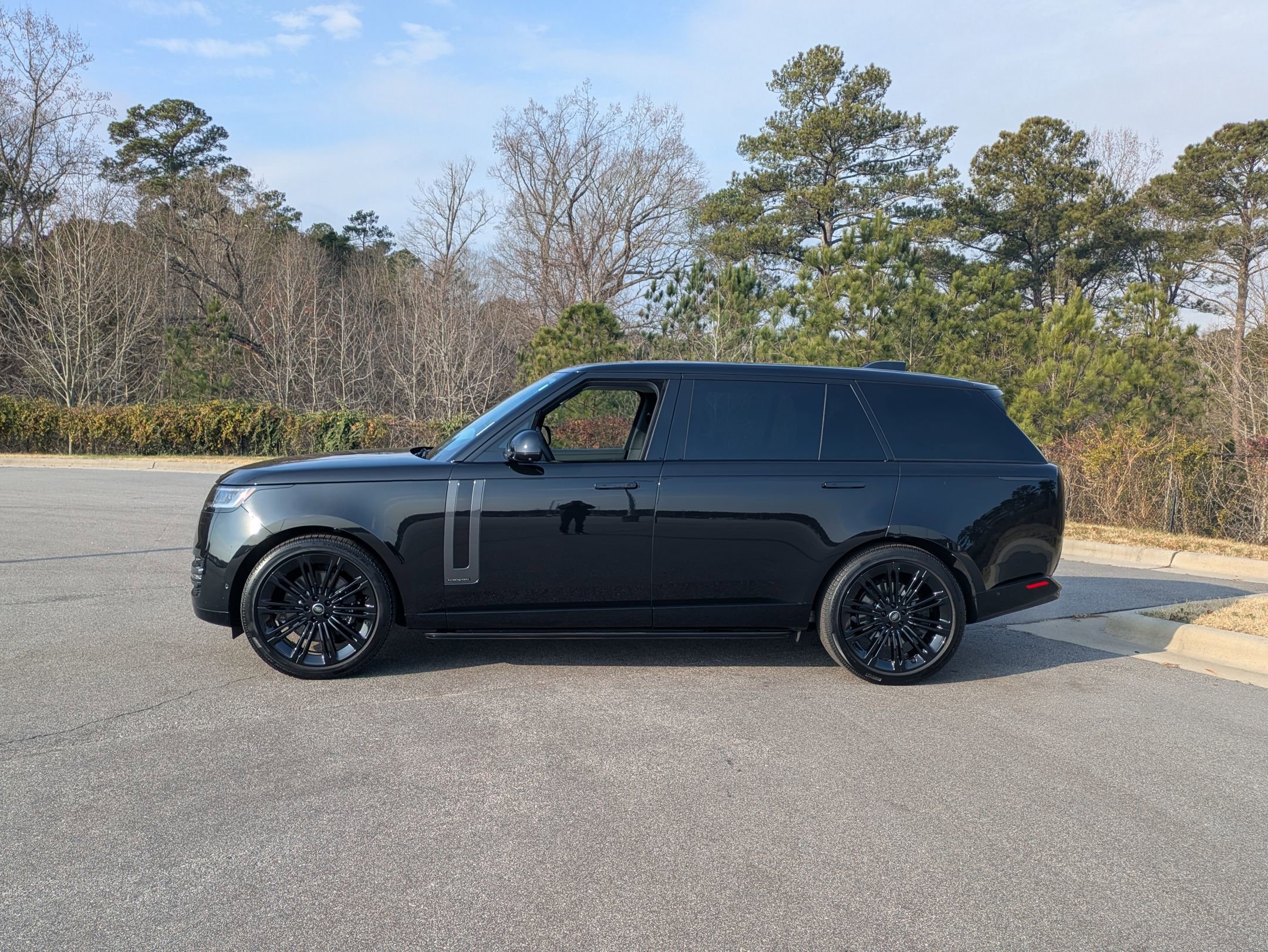 Used 2025 Land Rover Range Rover Long Wheelbase Autobiography image 8