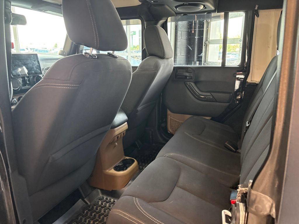Used 2013 Jeep Wrangler Unlimited Sahara w/ Connectivity Group AWD/4WD image 18