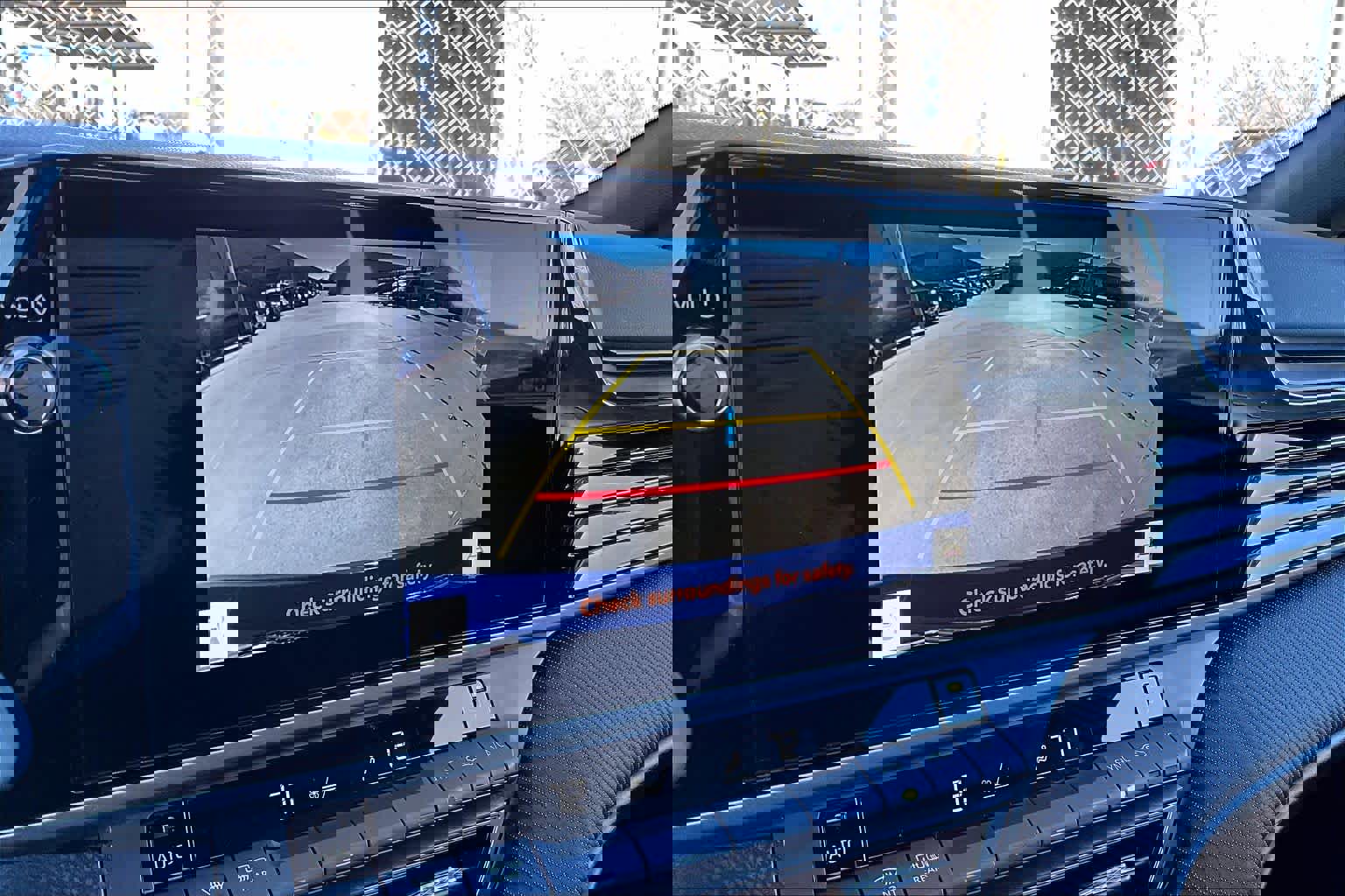 Used 2025 Toyota Camry SE image 23