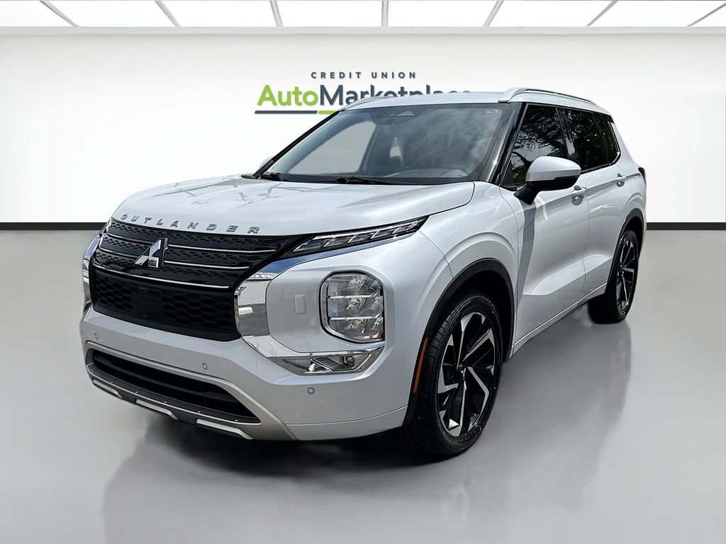 Used 2023 Mitsubishi Outlander SEL Black Edition image 3