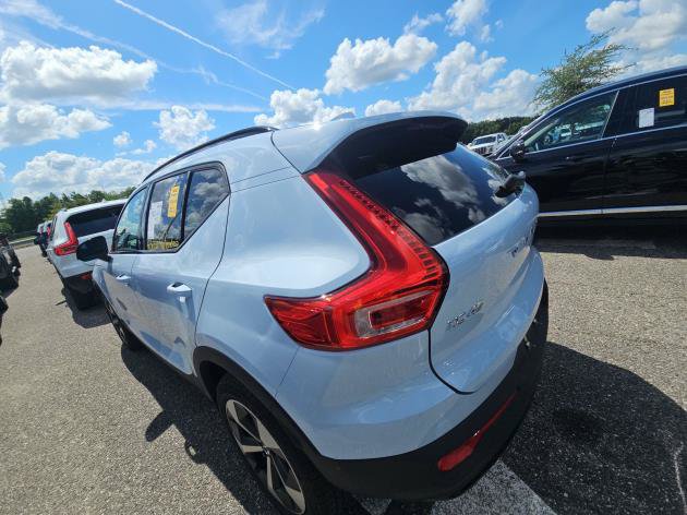 Used 2026 Volvo XC40 B5 Plus AWD/4WD image 7