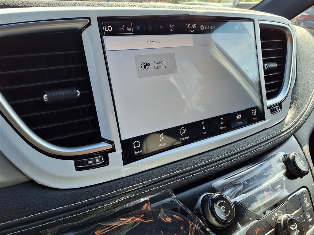 New 2026 Chrysler Pacifica Limited image 12