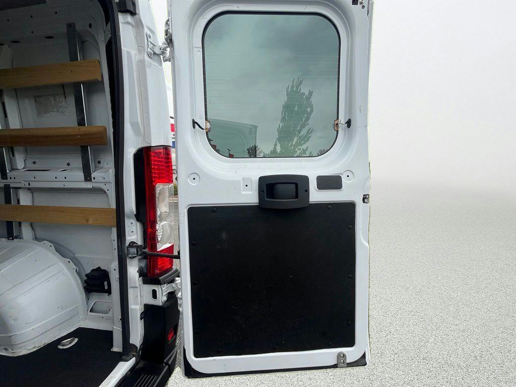 Used 2025 RAM ProMaster 2500 w/ U-Haul Equipment Group FWD image 21