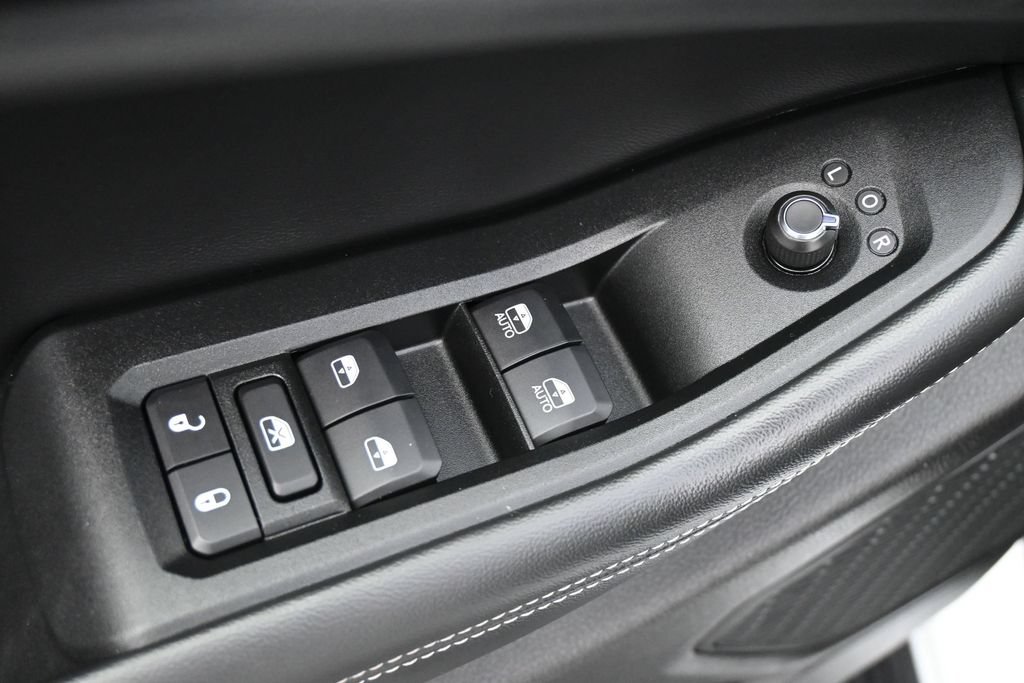 Used 2024 Jeep Grand Cherokee L Altitude AWD/4WD image 4