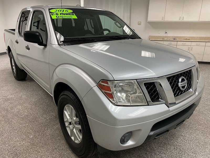 Used 2016 Nissan Frontier SV image 3