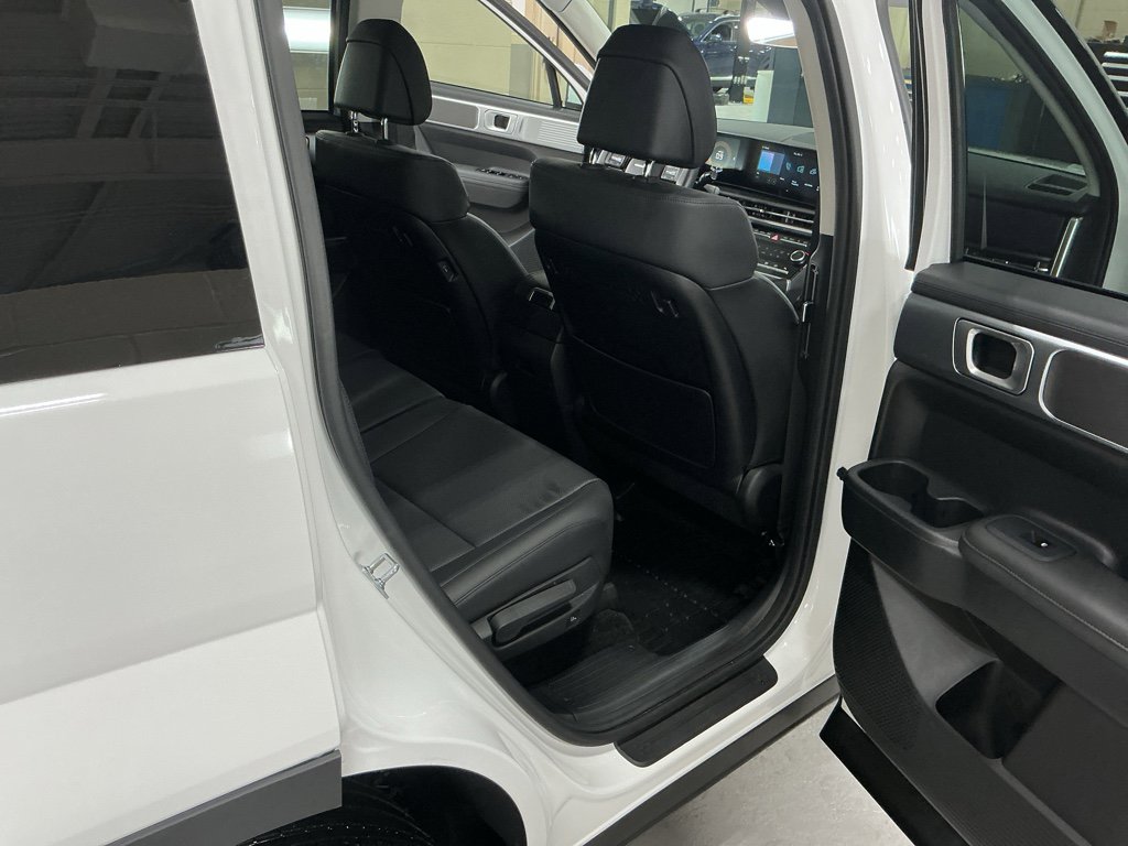 Used 2026 Hyundai Santa Fe SEL AWD/4WD image 16