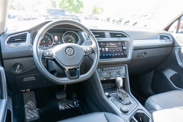 Used 2021 Volkswagen Tiguan SE image 15
