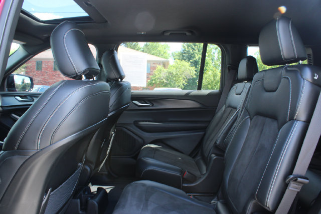 Used 2023 Jeep Grand Cherokee L Laredo AWD/4WD image 30