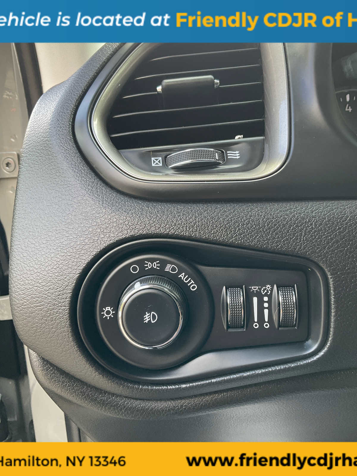 Used 2022 Jeep Renegade Latitude w/ Convenience Group image 42