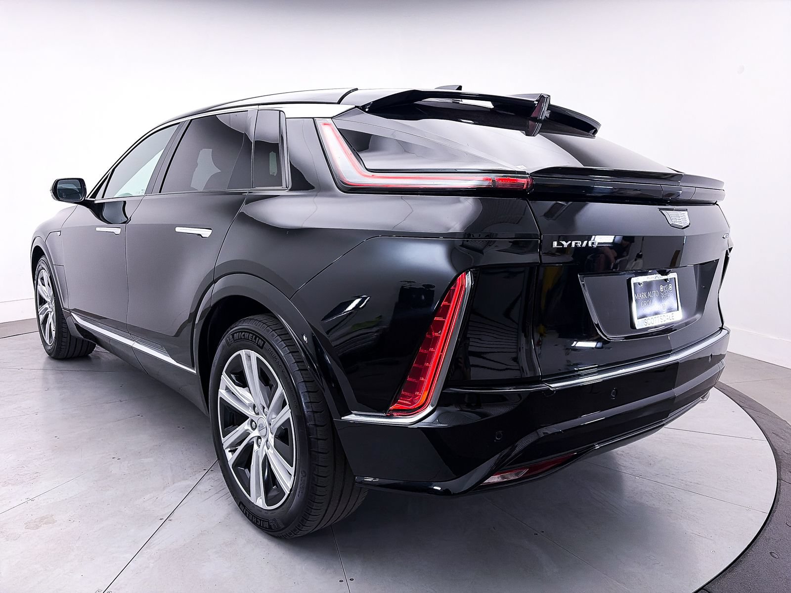 Used 2024 Cadillac Lyriq Tech RWD image 17
