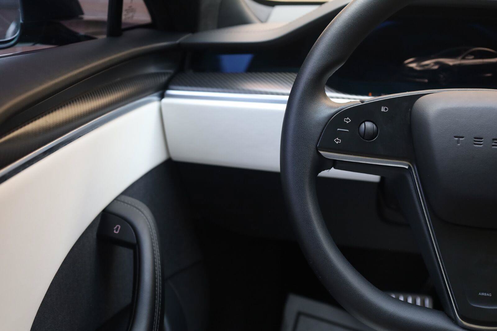 Used 2022 Tesla Model S Plaid AWD/4WD image 25