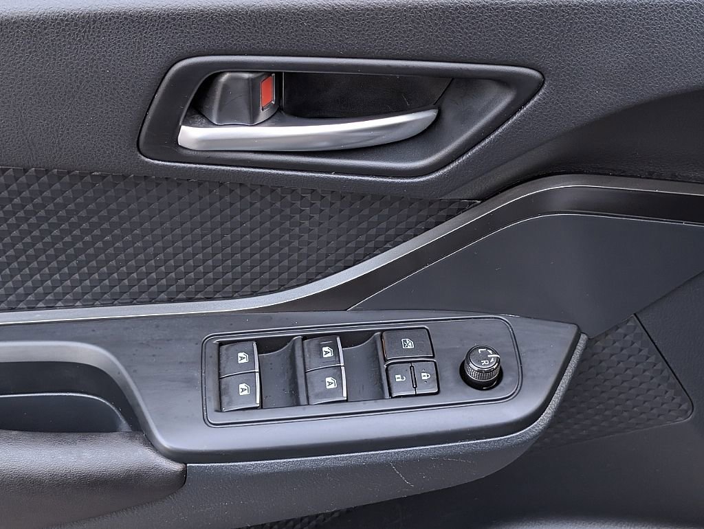 Used 2018 Toyota C-HR XLE image 23