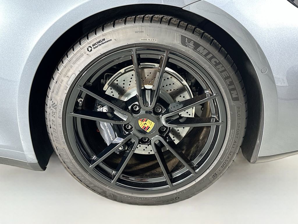 Used 2025 Porsche 911 Carrera image 31
