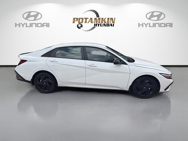 New 2026 Hyundai Elantra Sport FWD image 4