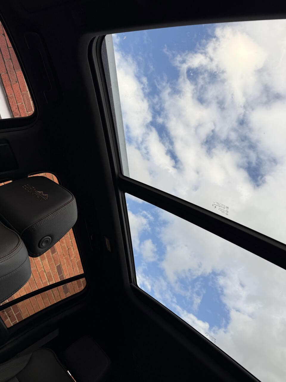 Used 2024 Chevrolet Suburban High Country image 22