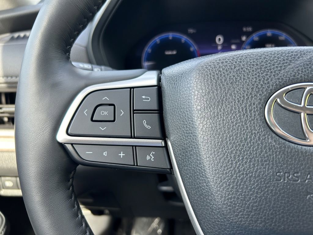 Used 2024 Toyota Grand Highlander Platinum image 17