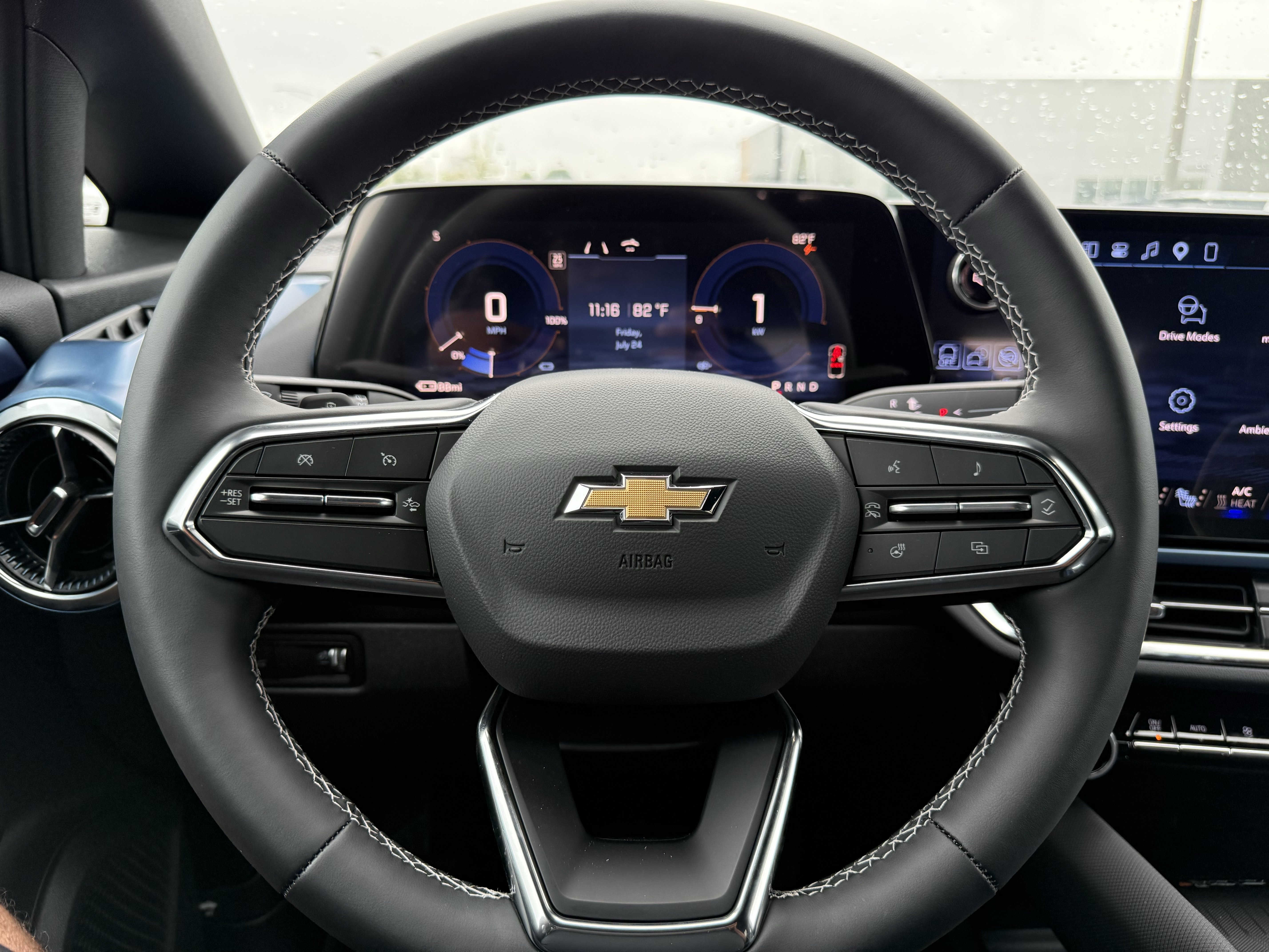 New 2026 Chevrolet Equinox EV LT w/ Convenience Package II FWD image 17