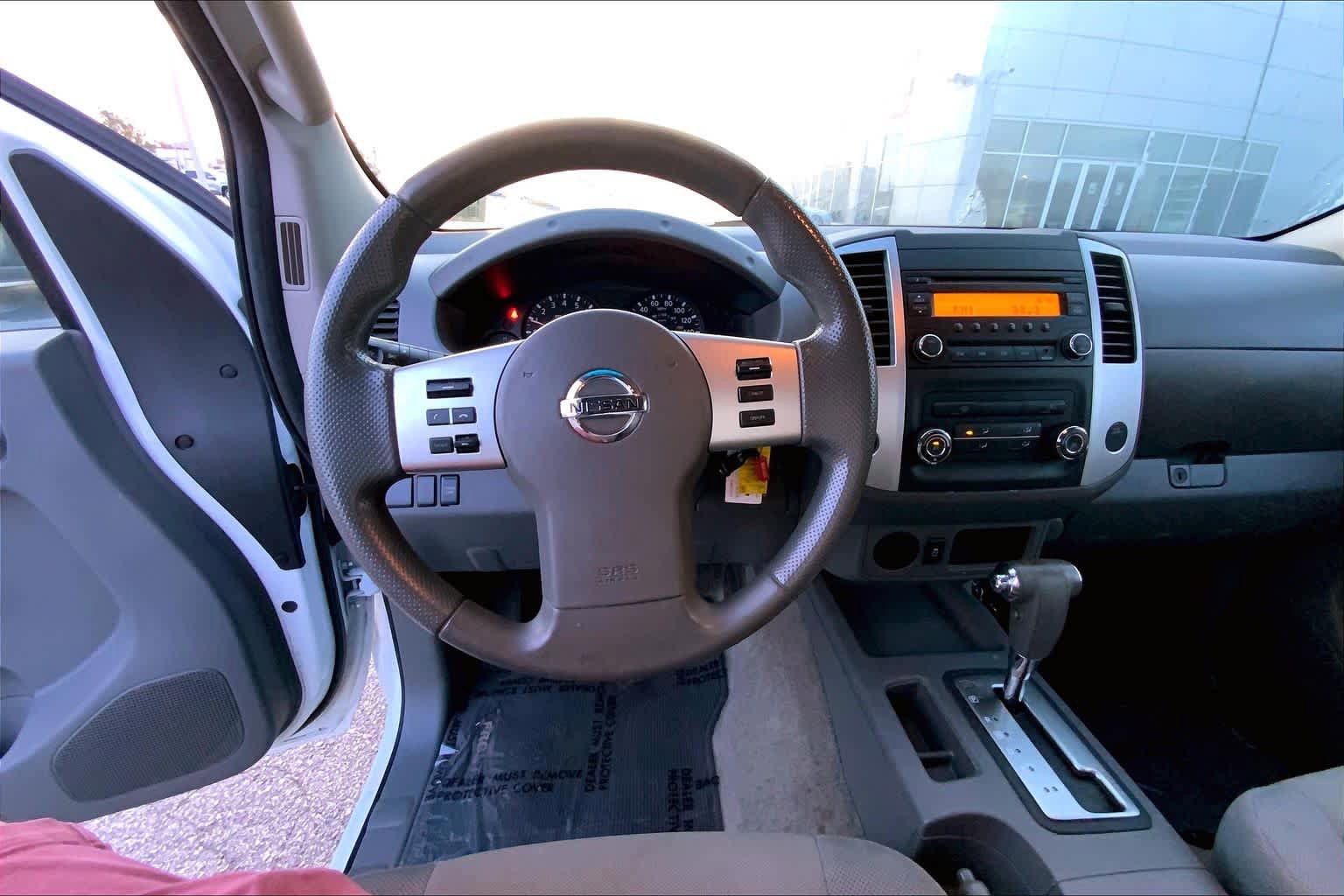 Used 2015 Nissan Frontier S RWD image 5