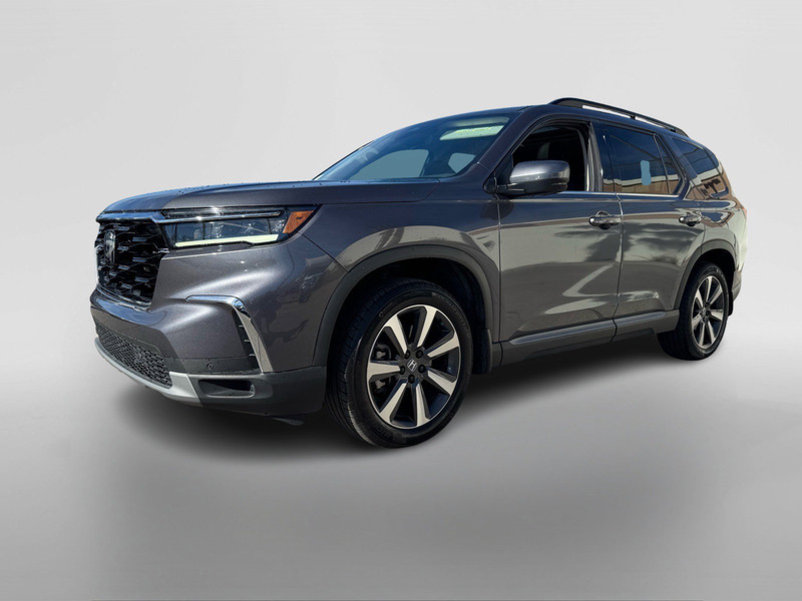 Used 2023 Honda Pilot Touring image 9