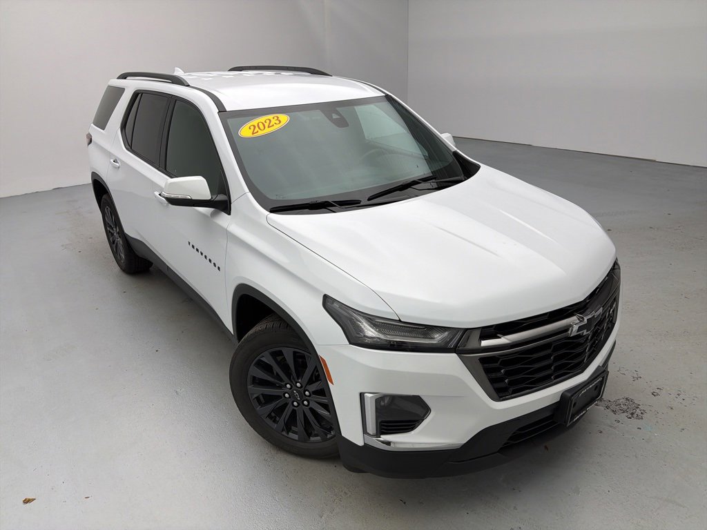 Certified 2023 Chevrolet Traverse RS image 2