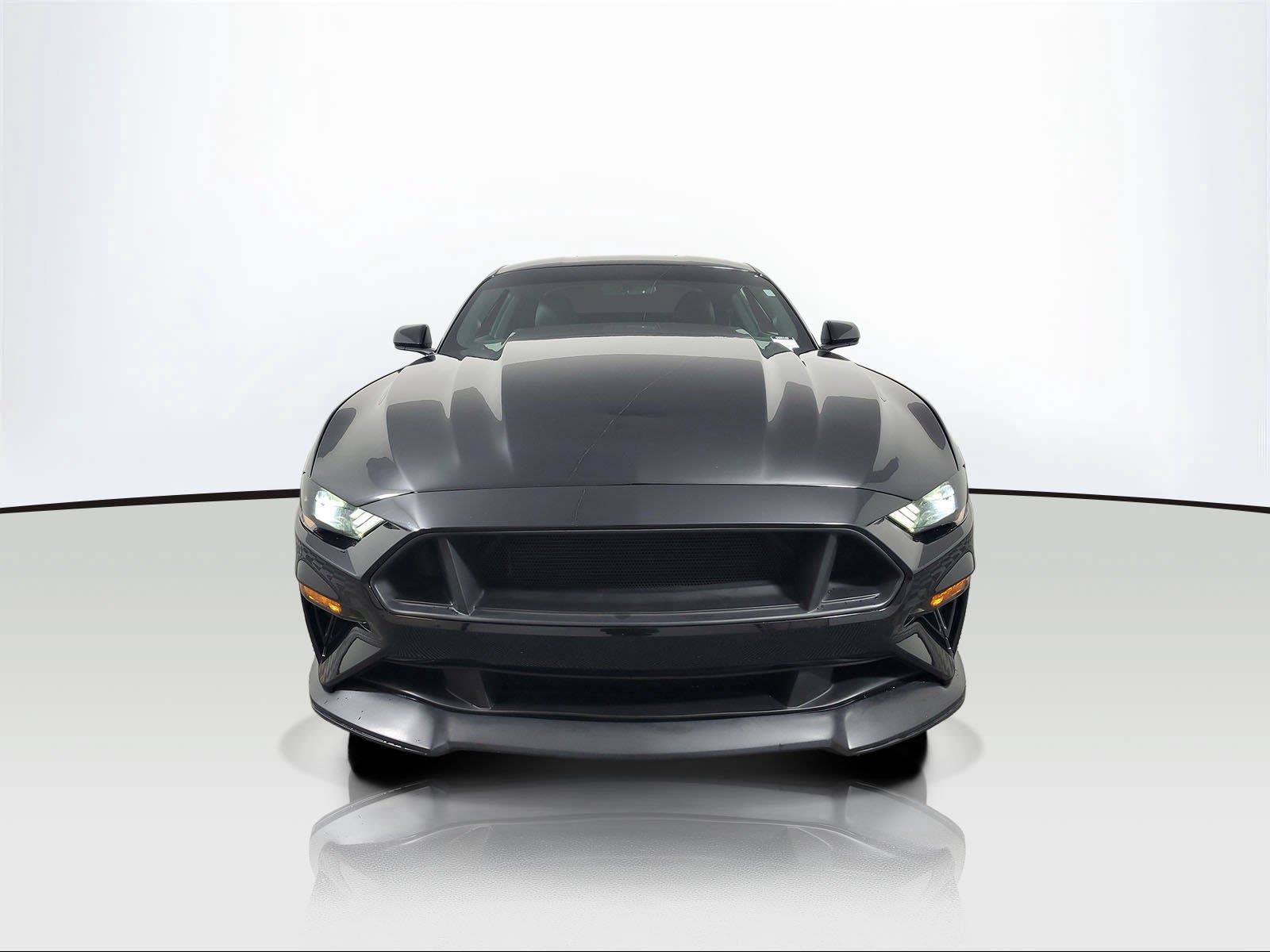 Used 2018 Ford Mustang GT Premium w/ GT Performance Package RWD image 2
