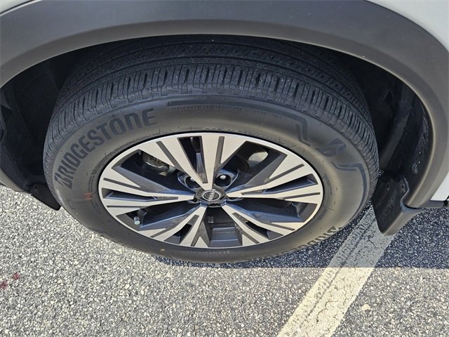 Used 2023 Nissan Rogue SV image 17