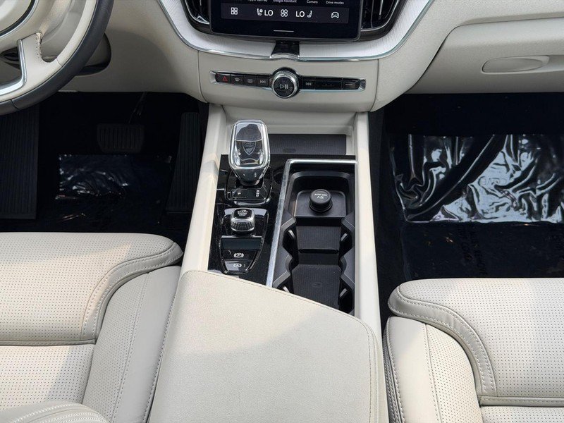 Certified 2026 Volvo XC60 B5 Ultra AWD/4WD image 15