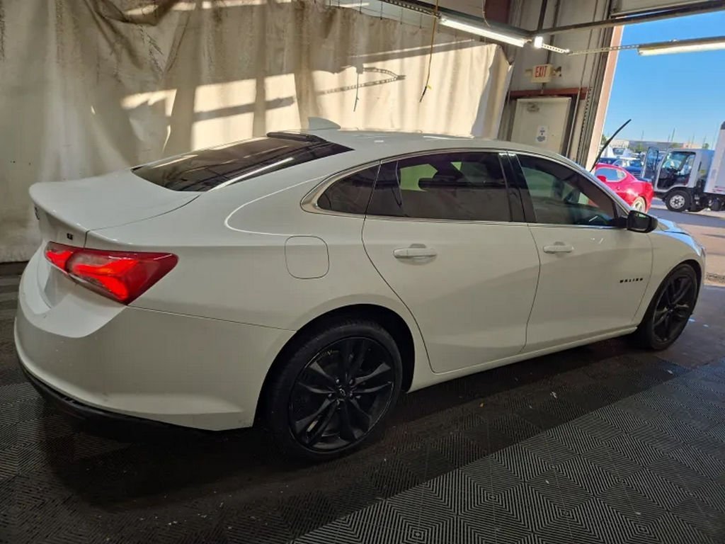Used 2022 Chevrolet Malibu LT w/ Sport Edition image 4
