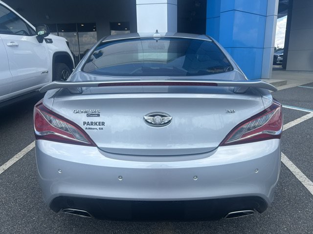 Used 2013 Hyundai Genesis 3.8 RWD image 4