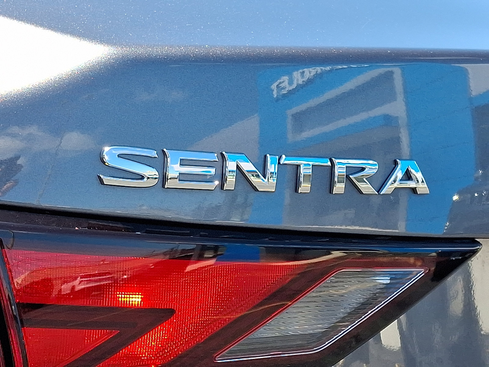 Used 2025 Nissan Sentra S FWD image 31
