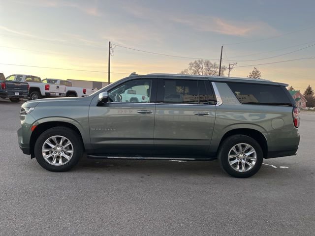 Used 2023 Chevrolet Suburban Premier image 7