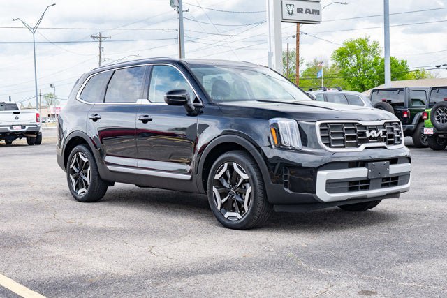 Used 2025 Kia Telluride S FWD image 7