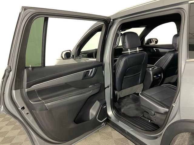 Used 2025 Buick Enclave Preferred image 32