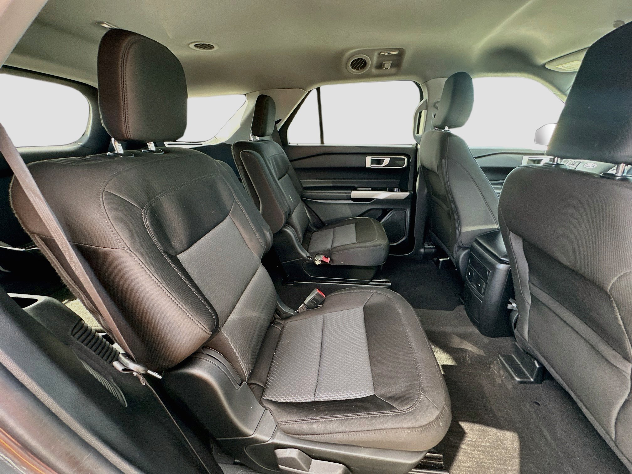 Used 2024 Ford Explorer XLT RWD image 26