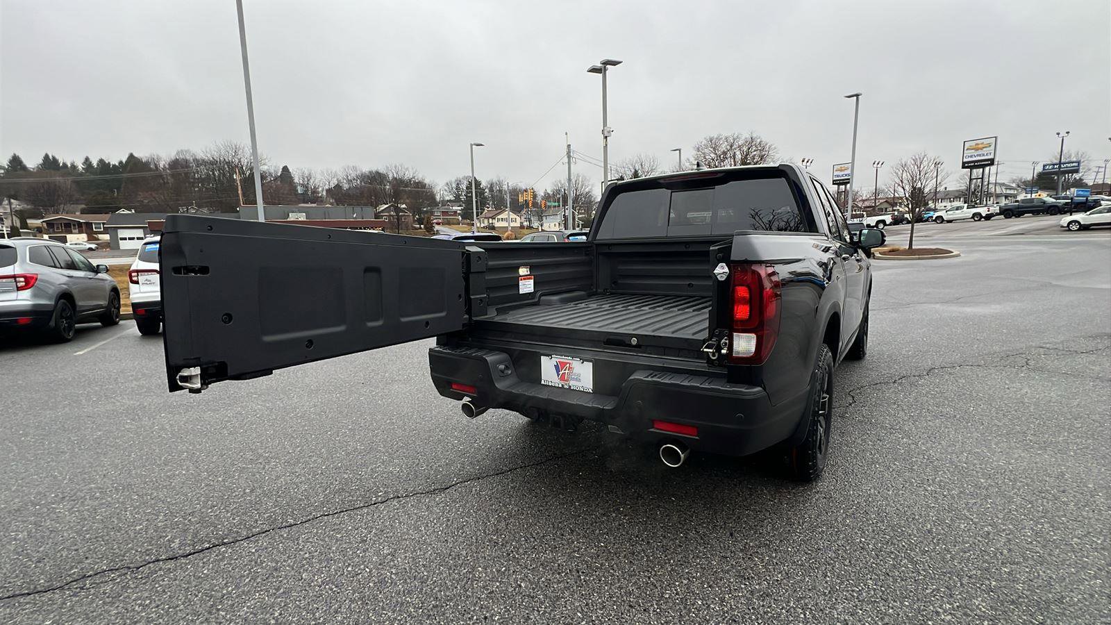 New 2026 Honda Ridgeline Black Edition image 18
