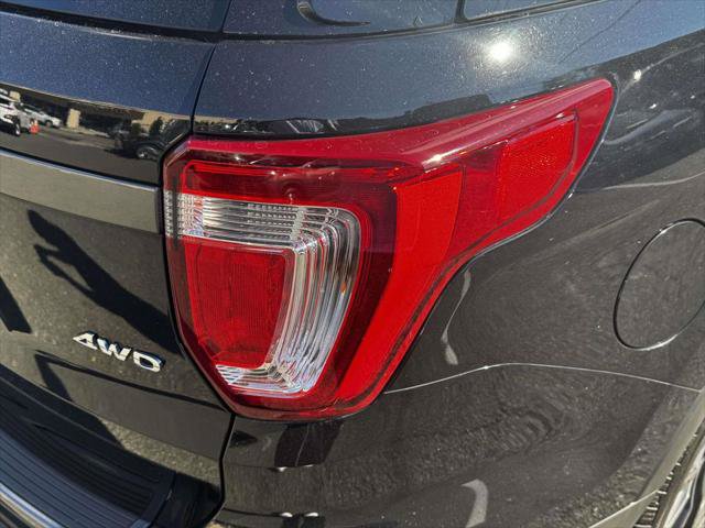Used 2019 Ford Explorer XLT w/ Equipment Group 202A AWD/4WD image 10